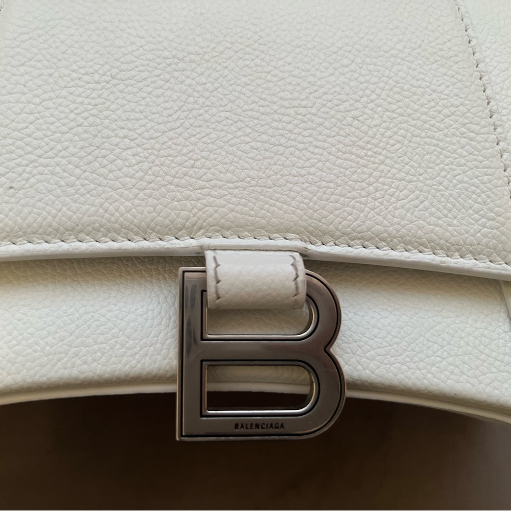 Balenciaga Hourglass SMALL. Willing to negotiate price. - Picture 5 of 9